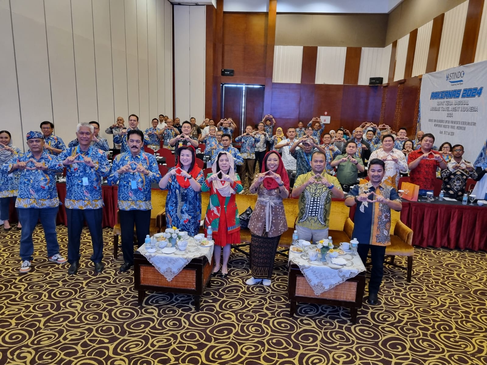 Pembukaan Rakernas dihadiri oleh Deputy Pemasaran KemenparEkraf , Inspektorat Ditjen Perhubungan Udara dan Pemda Provinsi Aceh